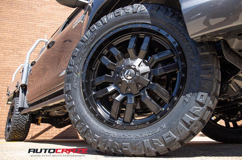 TOYOTA HILUX N80 4WD SLEDGE MATTE BLACK